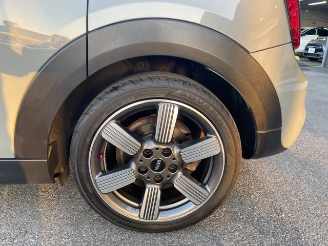 ＭＩＮＩ クーパーＳ　６０イヤーズエディション　特別使用車　茶革シート　シートヒーター　コンフォートアクセス　インテリジェントセーフティ　アクティブクルーズコントロール　パークディスタンスコントロール　ドライブレコーダー　ＬＥＤヘッドライト（32枚目）