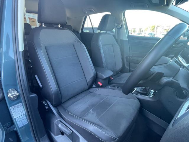 Ｔ－ロック ＴＤＩ　スタイル　デジタルメータークラスター　ＡＣＣ　ワイヤレスチャージ　レーンキープアシスト　ブラインドスポット　フロントアシスト　パークディスタンス　ハーフレザー　ＬＥＤヘッドライト　ナビ　バックカメラ（5枚目）