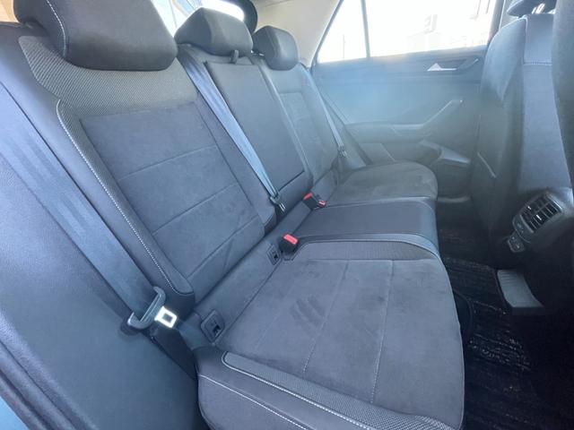 Ｔ－ロック ＴＤＩ　スタイル　デジタルメータークラスター　ＡＣＣ　ワイヤレスチャージ　レーンキープアシスト　ブラインドスポット　フロントアシスト　パークディスタンス　ハーフレザー　ＬＥＤヘッドライト　ナビ　バックカメラ（6枚目）