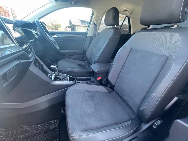 Ｔ－ロック ＴＤＩ　スタイル　デジタルメータークラスター　ＡＣＣ　ワイヤレスチャージ　レーンキープアシスト　ブラインドスポット　フロントアシスト　パークディスタンス　ハーフレザー　ＬＥＤヘッドライト　ナビ　バックカメラ（23枚目）