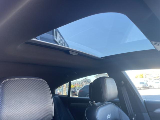 アルテオン ＴＳＩ　４モーション　Ｒラインアドバンス　サンルーフ　ヘッドアップディスプレイ　黒革シート　パワーシート　シートヒーター　運転席マッサージシート　ＡＣＣ　フロントアシスト　レーンキープアシスト　ブラインドスポット　パワーテールゲート（4枚目）