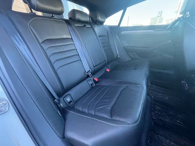 アルテオン ＴＳＩ　４モーション　Ｒラインアドバンス　サンルーフ　ヘッドアップディスプレイ　黒革シート　パワーシート　シートヒーター　運転席マッサージシート　ＡＣＣ　フロントアシスト　レーンキープアシスト　ブラインドスポット　パワーテールゲート（8枚目）