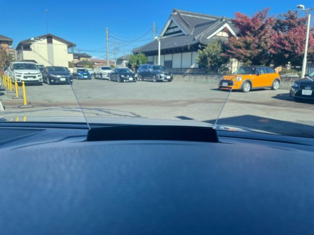 アルテオン ＴＳＩ　４モーション　Ｒラインアドバンス　サンルーフ　ヘッドアップディスプレイ　黒革シート　パワーシート　シートヒーター　運転席マッサージシート　ＡＣＣ　フロントアシスト　レーンキープアシスト　ブラインドスポット　パワーテールゲート（12枚目）