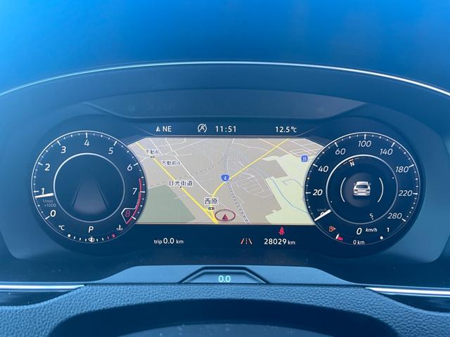 アルテオン ＴＳＩ　４モーション　Ｒラインアドバンス　サンルーフ　ヘッドアップディスプレイ　黒革シート　パワーシート　シートヒーター　運転席マッサージシート　ＡＣＣ　フロントアシスト　レーンキープアシスト　ブラインドスポット　パワーテールゲート（13枚目）