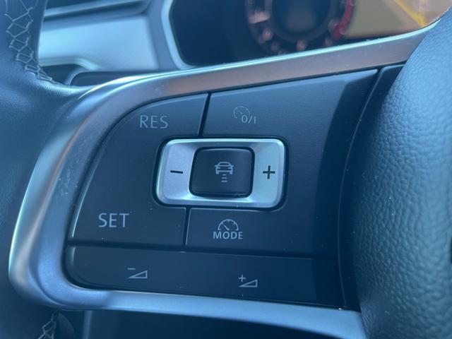 アルテオン ＴＳＩ　４モーション　Ｒラインアドバンス　サンルーフ　ヘッドアップディスプレイ　黒革シート　パワーシート　シートヒーター　運転席マッサージシート　ＡＣＣ　フロントアシスト　レーンキープアシスト　ブラインドスポット　パワーテールゲート（14枚目）