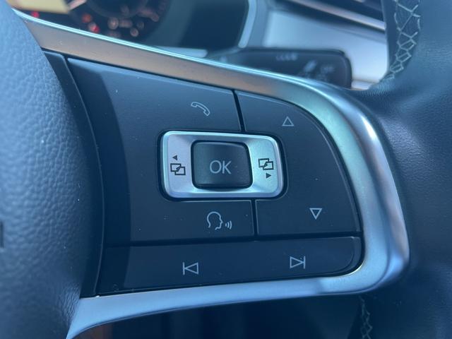 アルテオン ＴＳＩ　４モーション　Ｒラインアドバンス　サンルーフ　ヘッドアップディスプレイ　黒革シート　パワーシート　シートヒーター　運転席マッサージシート　ＡＣＣ　フロントアシスト　レーンキープアシスト　ブラインドスポット　パワーテールゲート（15枚目）