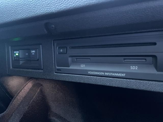 アルテオン ＴＳＩ　４モーション　Ｒラインアドバンス　サンルーフ　ヘッドアップディスプレイ　黒革シート　パワーシート　シートヒーター　運転席マッサージシート　ＡＣＣ　フロントアシスト　レーンキープアシスト　ブラインドスポット　パワーテールゲート（22枚目）