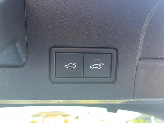 アルテオン ＴＳＩ　４モーション　Ｒラインアドバンス　サンルーフ　ヘッドアップディスプレイ　黒革シート　パワーシート　シートヒーター　運転席マッサージシート　ＡＣＣ　フロントアシスト　レーンキープアシスト　ブラインドスポット　パワーテールゲート（24枚目）