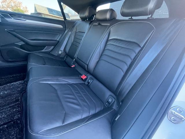 アルテオン ＴＳＩ　４モーション　Ｒラインアドバンス　サンルーフ　ヘッドアップディスプレイ　黒革シート　パワーシート　シートヒーター　運転席マッサージシート　ＡＣＣ　フロントアシスト　レーンキープアシスト　ブラインドスポット　パワーテールゲート（25枚目）