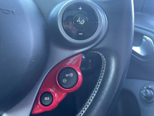 スマートフォーフォー ＢＲＡＢＵＳ　エクスクルーシブ　ガラスルーフ　ローダウン　９インチフローティングナビ　フルセグＴＶ　バックカメラ　ＥＴＣ　黒革シート　シートヒーター　クルーズコントロール　レーンキープアシスト　ＧＰＳレーダー（15枚目）