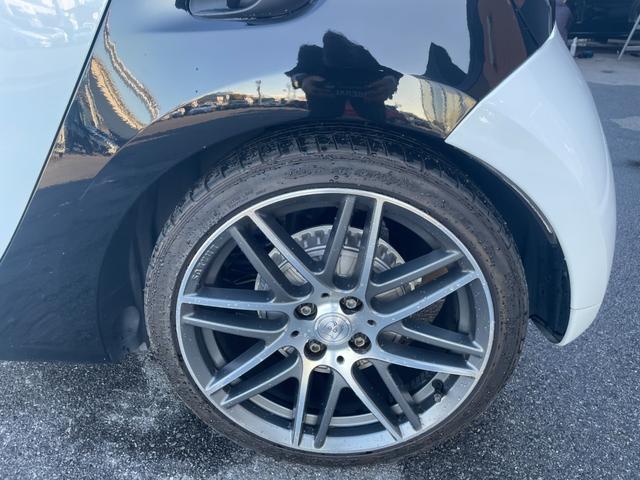 スマートフォーフォー ＢＲＡＢＵＳ　エクスクルーシブ　ガラスルーフ　ローダウン　９インチフローティングナビ　フルセグＴＶ　バックカメラ　ＥＴＣ　黒革シート　シートヒーター　クルーズコントロール　レーンキープアシスト　ＧＰＳレーダー（34枚目）