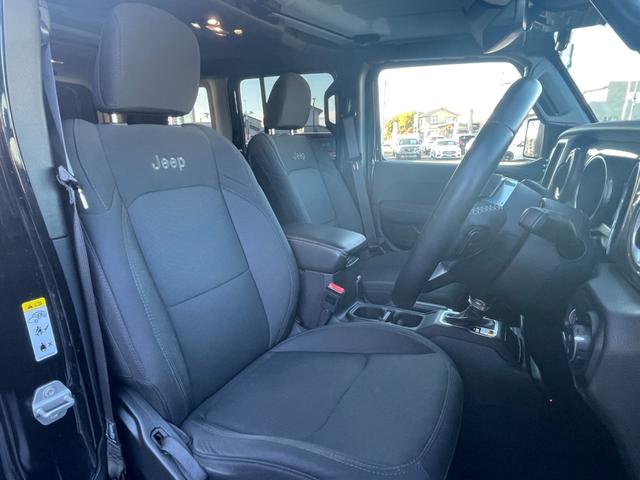 ジープ・ラングラーアンリミテッド サハラ　ナビ　フルセグＴＶ　Ｆ／Ｓ／Ｒカメラ　Ａｐｐｌｅｃａｒｐｌａｙ　ＥＴＣ　ドライブレコーダー　ＬＥＤヘッドライト　ＡＣＣ　パークセンサー　ブラインドスポット（5枚目）