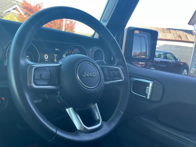 ジープ・ラングラーアンリミテッド サハラ　ナビ　フルセグＴＶ　Ｆ／Ｓ／Ｒカメラ　Ａｐｐｌｅｃａｒｐｌａｙ　ＥＴＣ　ドライブレコーダー　ＬＥＤヘッドライト　ＡＣＣ　パークセンサー　ブラインドスポット（9枚目）
