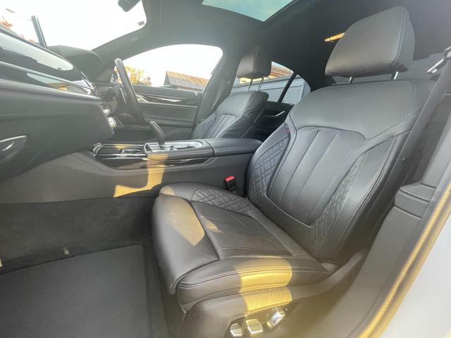 ７シリーズ ７４０ｉ　Ｍスポーツ　サンルーフ　ＢＭＷレーザーライト　Ｈａｒｍａｎ／Ｋａｒｄｏｎサウンド　ヘッドアップディスプレイ　ワイヤレスチャージ　ディスプレイキー　ソフトクローズドア　ジェスチャーコントロール　ベンチレーション（30枚目）