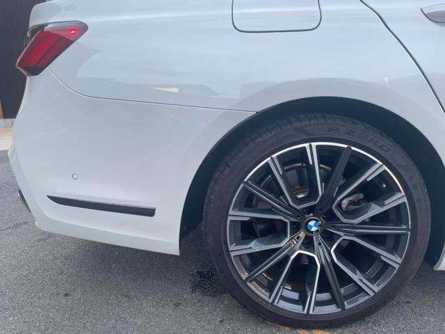７シリーズ ７４０ｉ　Ｍスポーツ　サンルーフ　ＢＭＷレーザーライト　Ｈａｒｍａｎ／Ｋａｒｄｏｎサウンド　ヘッドアップディスプレイ　ワイヤレスチャージ　ディスプレイキー　ソフトクローズドア　ジェスチャーコントロール　ベンチレーション（34枚目）
