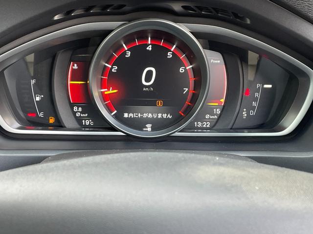 V40 T3 クラシックエディション 白革シート ガラスルーフ シートヒーター 純正ナビ バックカメラ レザーシート☆ 前席パワーシート 全席シートヒーター ETC 前後ドライブレコーダー フルセグTV クルーズコントロール パドルシフト(10枚目)