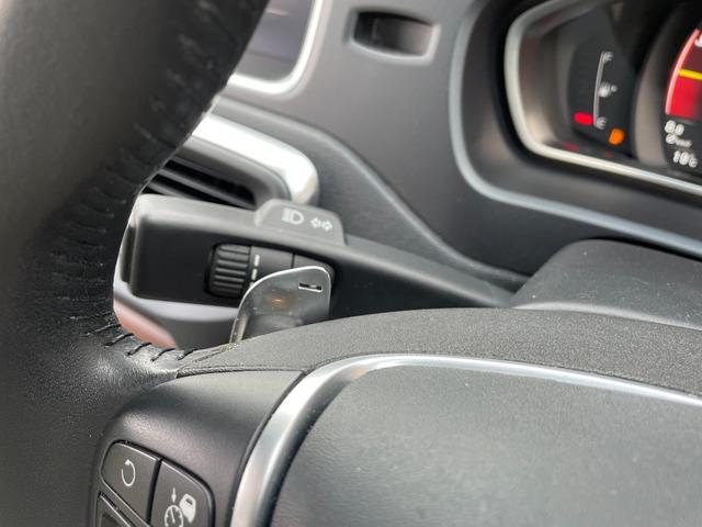 V40 T3 クラシックエディション 白革シート ガラスルーフ シートヒーター 純正ナビ バックカメラ レザーシート☆ 前席パワーシート 全席シートヒーター ETC 前後ドライブレコーダー フルセグTV クルーズコントロール パドルシフト(11枚目)