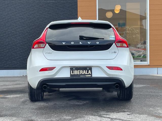 V40 T3 クラシックエディション 白革シート ガラスルーフ シートヒーター 純正ナビ バックカメラ レザーシート☆ 前席パワーシート 全席シートヒーター ETC 前後ドライブレコーダー フルセグTV クルーズコントロール パドルシフト(33枚目)