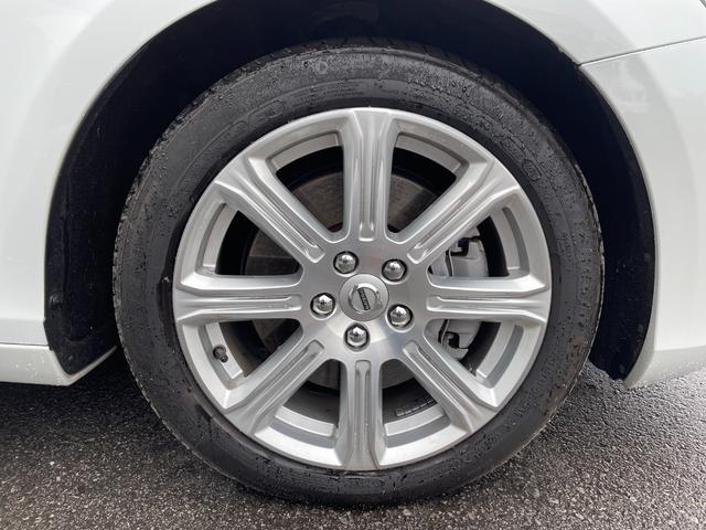 V40 T3 クラシックエディション 白革シート ガラスルーフ シートヒーター 純正ナビ バックカメラ レザーシート☆ 前席パワーシート 全席シートヒーター ETC 前後ドライブレコーダー フルセグTV クルーズコントロール パドルシフト(36枚目)