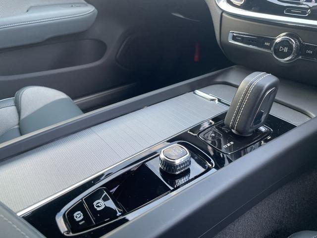 V60 B5 Rデザイン ハーフレザー 全席シートヒーター ACC レーンキープアシスト ブラインドスポット ナビ フルセグTV 全方位カメラ パワーテールゲート LEDヘッドライト ヘッドアップディスプレイ ステアリングH(22枚目)