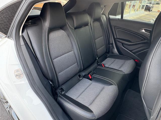 CLAクラス シューティングブレーク CLA180 シューティングブレーク AMGスタイル レーダーセーフティPKG/ETC/純正ドラレコ/Bluetooth/ACC/キーレスゴー/シートヒーター/前後コーナーセンサー/Bカメラ/純正ナビ/電動トランク/純正18インチAW/LEDヘッドライト(8枚目)