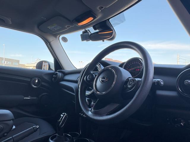MINI ヴィクトリア 特別仕様車 ナビゲーションパッケージ Bluetooth バックカメラ 前後ドラレコ USB入力端子 キーレスエントリー エアコン ETC車載器 禁煙車 ステアリングスイッチ スペアキー(4枚目)