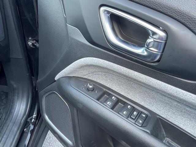 ジープ・コンパス ロンジチュード　４×４　純正ナビフルセグテレビＢｌｕｅｔｏｏｔｈバックカメラクルーズコントロール（ＡＣＣ）プッシュスタートＥＴＣＬＥＤヘッドライトレーンキープアシスト前後ドライブレコーダーブラインドスポットモニター（11枚目）