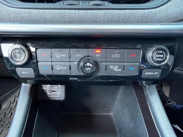 ジープ・コンパス ロンジチュード　４×４　純正ナビフルセグテレビＢｌｕｅｔｏｏｔｈバックカメラクルーズコントロール（ＡＣＣ）プッシュスタートＥＴＣＬＥＤヘッドライトレーンキープアシスト前後ドライブレコーダーブラインドスポットモニター（18枚目）