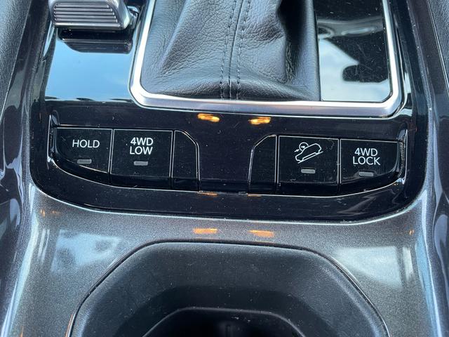 ジープ・コンパス ロンジチュード　４×４　純正ナビフルセグテレビＢｌｕｅｔｏｏｔｈバックカメラクルーズコントロール（ＡＣＣ）プッシュスタートＥＴＣＬＥＤヘッドライトレーンキープアシスト前後ドライブレコーダーブラインドスポットモニター（19枚目）