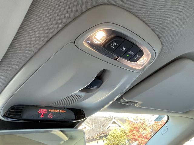 V40 D4 インスクリプション 純正HDDナビ(FM/AM/CD/DVD/BT/AUX/フルセグ)ガラスルーフ純正ナビ(FM/AM/CD/DVD/BT/AUX/フルセグ)ACCブラインドスポットモニターレーン・キーピング・エイド(11枚目)