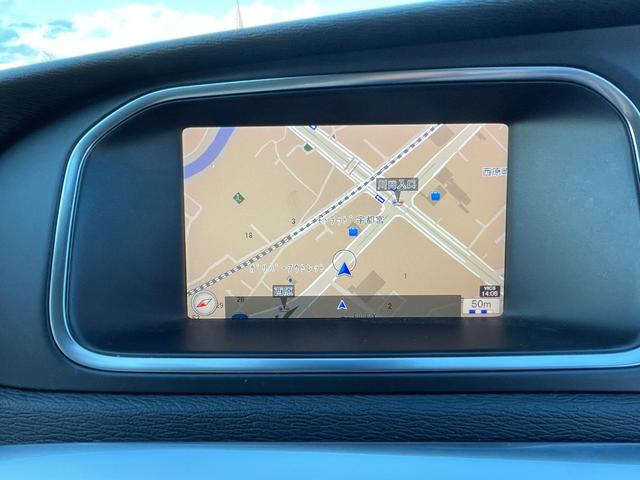 V40 D4 インスクリプション 純正HDDナビ(FM/AM/CD/DVD/BT/AUX/フルセグ)ガラスルーフ純正ナビ(FM/AM/CD/DVD/BT/AUX/フルセグ)ACCブラインドスポットモニターレーン・キーピング・エイド(14枚目)