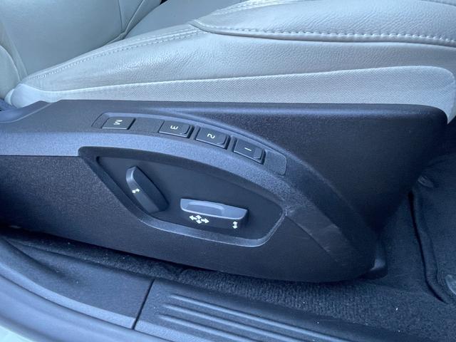 V40 D4 インスクリプション 純正HDDナビ(FM/AM/CD/DVD/BT/AUX/フルセグ)ガラスルーフ純正ナビ(FM/AM/CD/DVD/BT/AUX/フルセグ)ACCブラインドスポットモニターレーン・キーピング・エイド(28枚目)