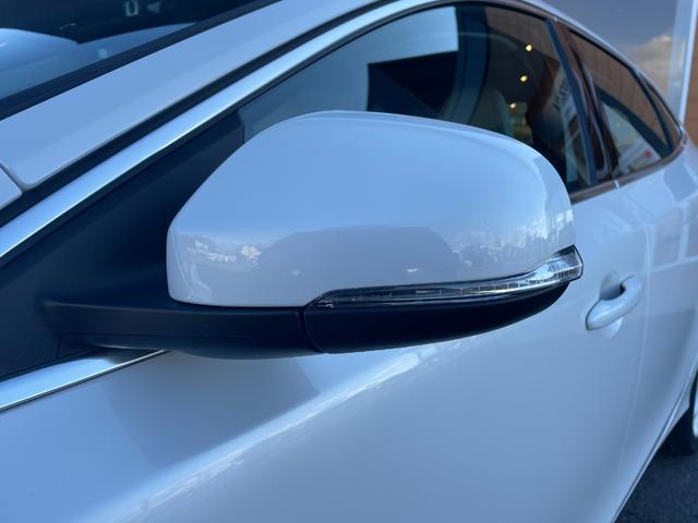 V40 D4 インスクリプション 純正HDDナビ(FM/AM/CD/DVD/BT/AUX/フルセグ)ガラスルーフ純正ナビ(FM/AM/CD/DVD/BT/AUX/フルセグ)ACCブラインドスポットモニターレーン・キーピング・エイド(33枚目)