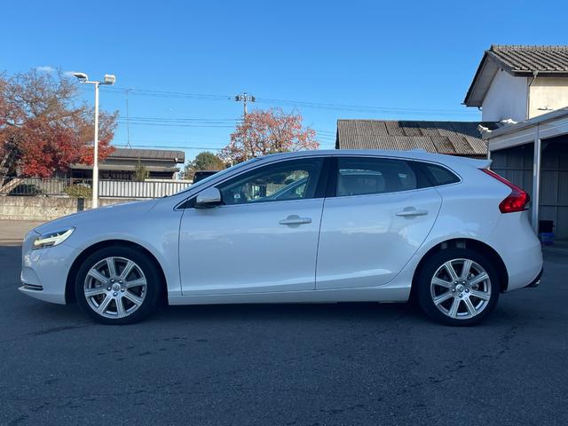 V40 D4 インスクリプション 純正HDDナビ(FM/AM/CD/DVD/BT/AUX/フルセグ)ガラスルーフ純正ナビ(FM/AM/CD/DVD/BT/AUX/フルセグ)ACCブラインドスポットモニターレーン・キーピング・エイド(39枚目)