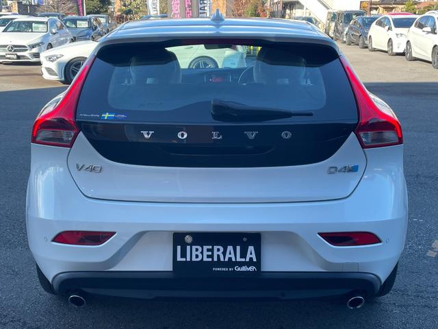 V40 D4 インスクリプション 純正HDDナビ(FM/AM/CD/DVD/BT/AUX/フルセグ)ガラスルーフ純正ナビ(FM/AM/CD/DVD/BT/AUX/フルセグ)ACCブラインドスポットモニターレーン・キーピング・エイド(41枚目)