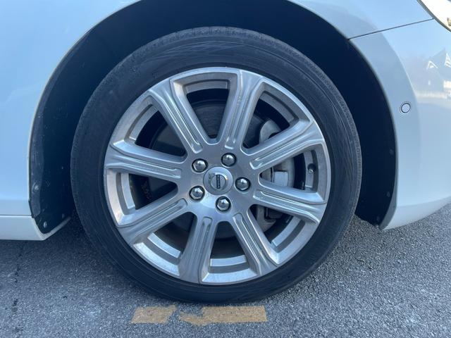 V40 D4 インスクリプション 純正HDDナビ(FM/AM/CD/DVD/BT/AUX/フルセグ)ガラスルーフ純正ナビ(FM/AM/CD/DVD/BT/AUX/フルセグ)ACCブラインドスポットモニターレーン・キーピング・エイド(43枚目)