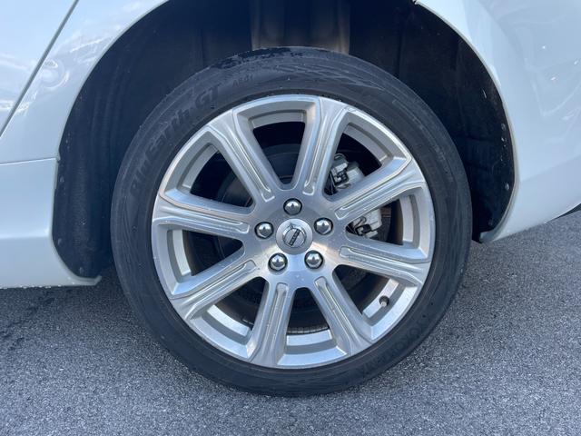 V40 D4 インスクリプション 純正HDDナビ(FM/AM/CD/DVD/BT/AUX/フルセグ)ガラスルーフ純正ナビ(FM/AM/CD/DVD/BT/AUX/フルセグ)ACCブラインドスポットモニターレーン・キーピング・エイド(44枚目)