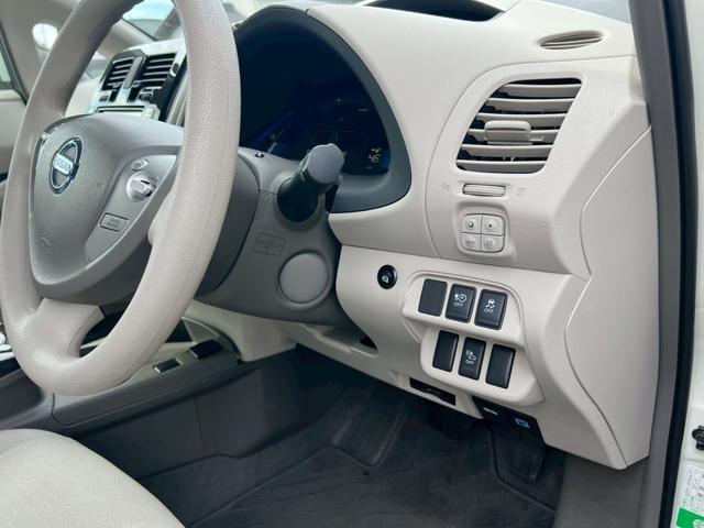 リーフ Ｇ　ＥＴＣ　ＴＶ　クリアランスソナー　オートクルーズコントロール　アルミホイール　ＬＥＤヘッドランプ　スマートキー　ＣＶＴ　盗難防止システム　衝突安全ボディ　ＡＢＳ　ＥＳＣ　エアコン（5枚目）