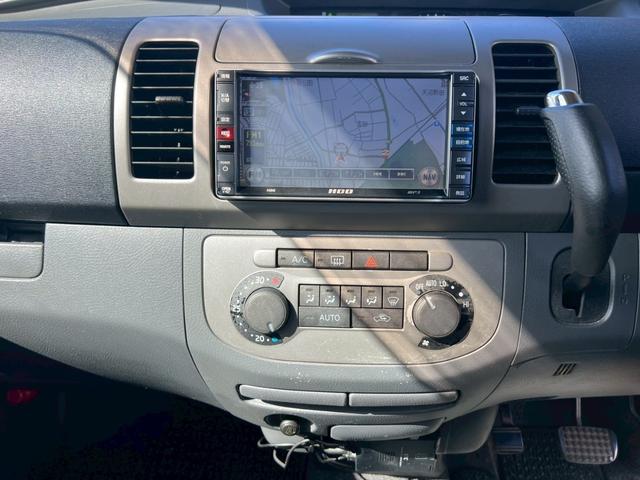 タント カスタムＶＳ　４ＷＤ　ＥＴＣ　ＨＩＤ　スマートキー　電動格納ミラー　ベンチシート　ＡＴ　盗難防止システム　ＡＢＳ　アルミホイール　衝突安全ボディ　エアコン　パワーステアリング　パワーウィンドウ（4枚目）