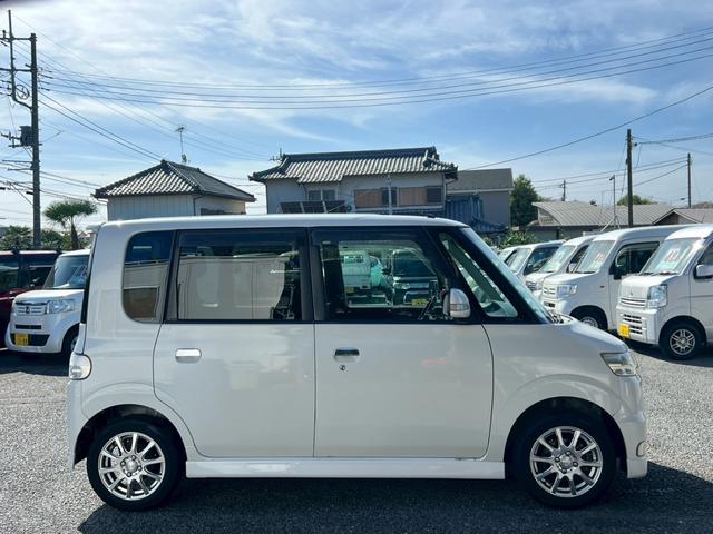 タント カスタムＶＳ　４ＷＤ　ＥＴＣ　ＨＩＤ　スマートキー　電動格納ミラー　ベンチシート　ＡＴ　盗難防止システム　ＡＢＳ　アルミホイール　衝突安全ボディ　エアコン　パワーステアリング　パワーウィンドウ（13枚目）