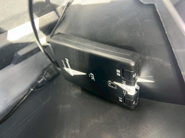 タント カスタムＸスペシャル　ＥＴＣ　電動スライドドア　ＴＶ　ＨＩＤ　スマートキー　アイドリングストップ　ベンチシート　ＣＶＴ　盗難防止システム　ＡＢＳ　アルミホイール　衝突安全ボディ　エアコン　パワーステアリング（4枚目）