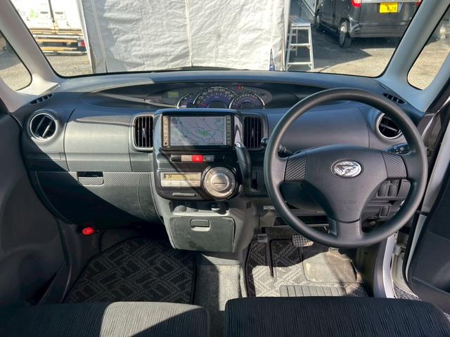 タント カスタムＬ　ＥＴＣ　スライドドア　ナビ　ＨＩＤ　スマートキー　ベンチシート　ＣＶＴ　盗難防止システム　ＡＢＳ　アルミホイール　衝突安全ボディ　エアコン　パワーステアリング（2枚目）