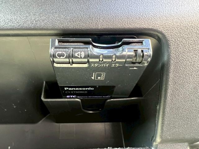 タント カスタムＬ　ＥＴＣ　スライドドア　ナビ　ＨＩＤ　スマートキー　ベンチシート　ＣＶＴ　盗難防止システム　ＡＢＳ　アルミホイール　衝突安全ボディ　エアコン　パワーステアリング（4枚目）