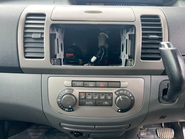 タント カスタムＸ　ＨＩＤ　キーレスエントリー　電動格納ミラー　ベンチシート　ＡＴ　盗難防止システム　ＡＢＳ　アルミホイール　衝突安全ボディ　エアコン　パワーステアリング　パワーウィンドウ　運転席エアバッグ（3枚目）
