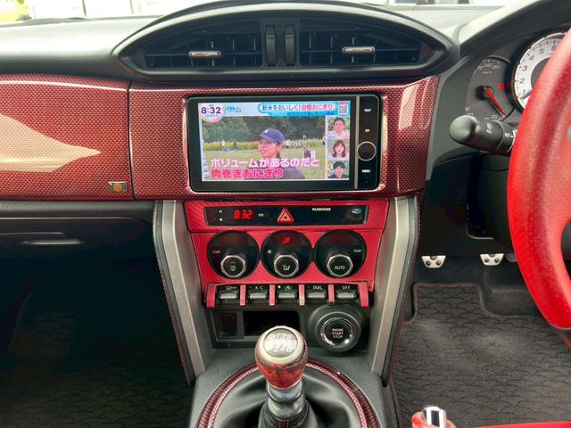 ８６ ＧＴリミテッド　ＭＴ　社外ＡＷ／エアロ／マフラー／エアクリーナー　ＥＴＣ　シートヒーター　フルセグ　Ｂｌｕｅｔｏｏｔｈ　パックカメラ（4枚目）