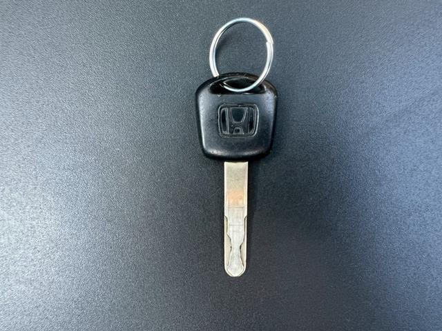 インテグラ ｉＳ　ＭＴ　社外マフラー　社外ステアリング　ダウンサス（7枚目）