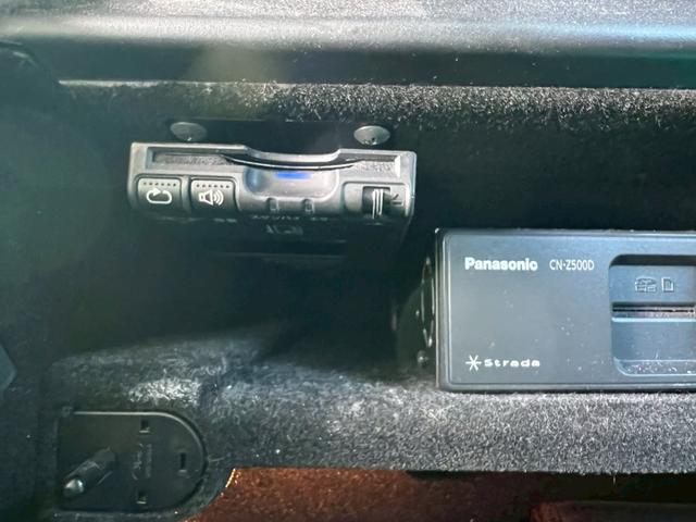 エクスプローラー リミテッド エコブースト 左ハンドル サンルーフ ETC シートヒーター ステアリングヒーター 電動リアゲート フルセグ Bluetooth バックカメラ キーレス(3枚目)