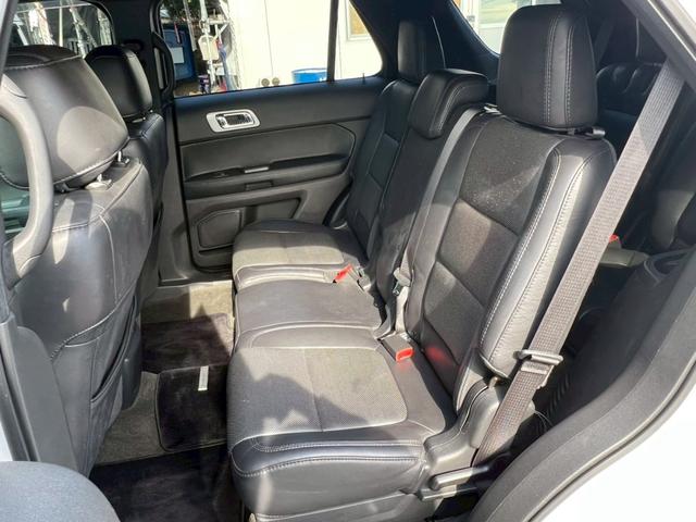 エクスプローラー リミテッド エコブースト 左ハンドル サンルーフ ETC シートヒーター ステアリングヒーター 電動リアゲート フルセグ Bluetooth バックカメラ キーレス(8枚目)