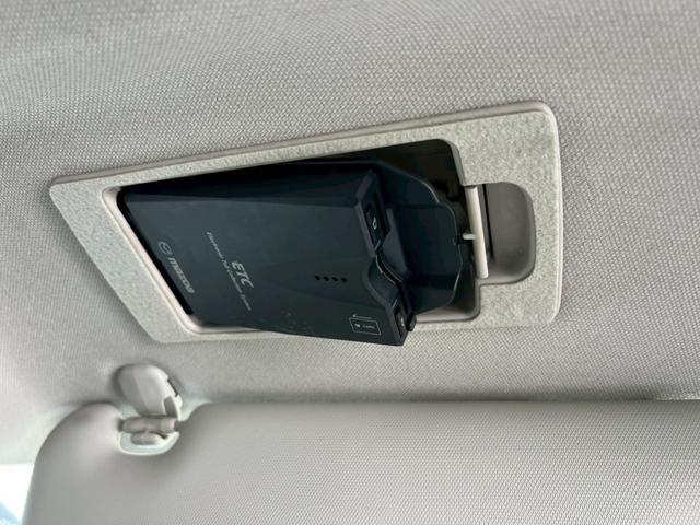 今では必需品のＥＴＣも付いております。高速道路での出入りもスムーズ。渋滞緩和にもなりエコにも繋がります。