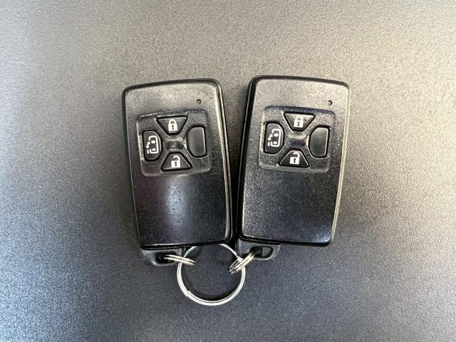 エスティマハイブリッド X 4WD ETC 両側スライド・片側電動 フリップダウンモニター フルセグ Bluetooth バックカメラ スマートキー(4枚目)